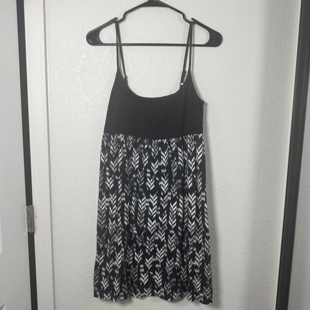 Roxy Sun Dress Women Large Black White Chevron Print Empire Waist Mini